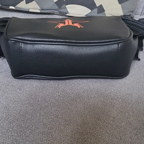 New Jeffree Star Cosmetics Black Bat Purse Makeup Bag Halloween 2021 Exclusive - Picture 5 of 5